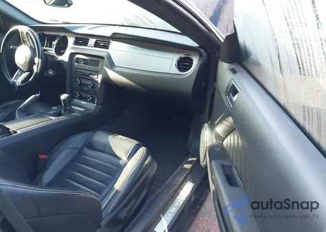 2013 Ford Mustang V6 Premium z USA, uszkodzony, nr VIN 1ZVBP8AM5D5200513